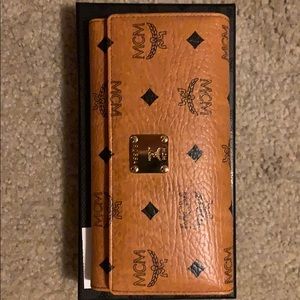 MCM Continental Wallet
